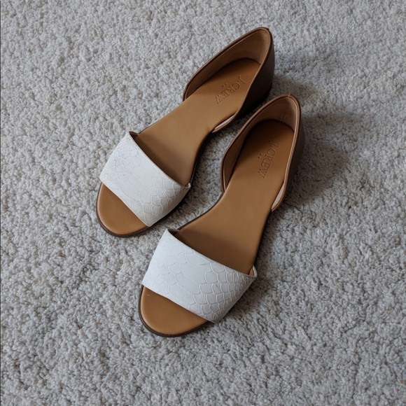 Sandals - Picture 2 of 3